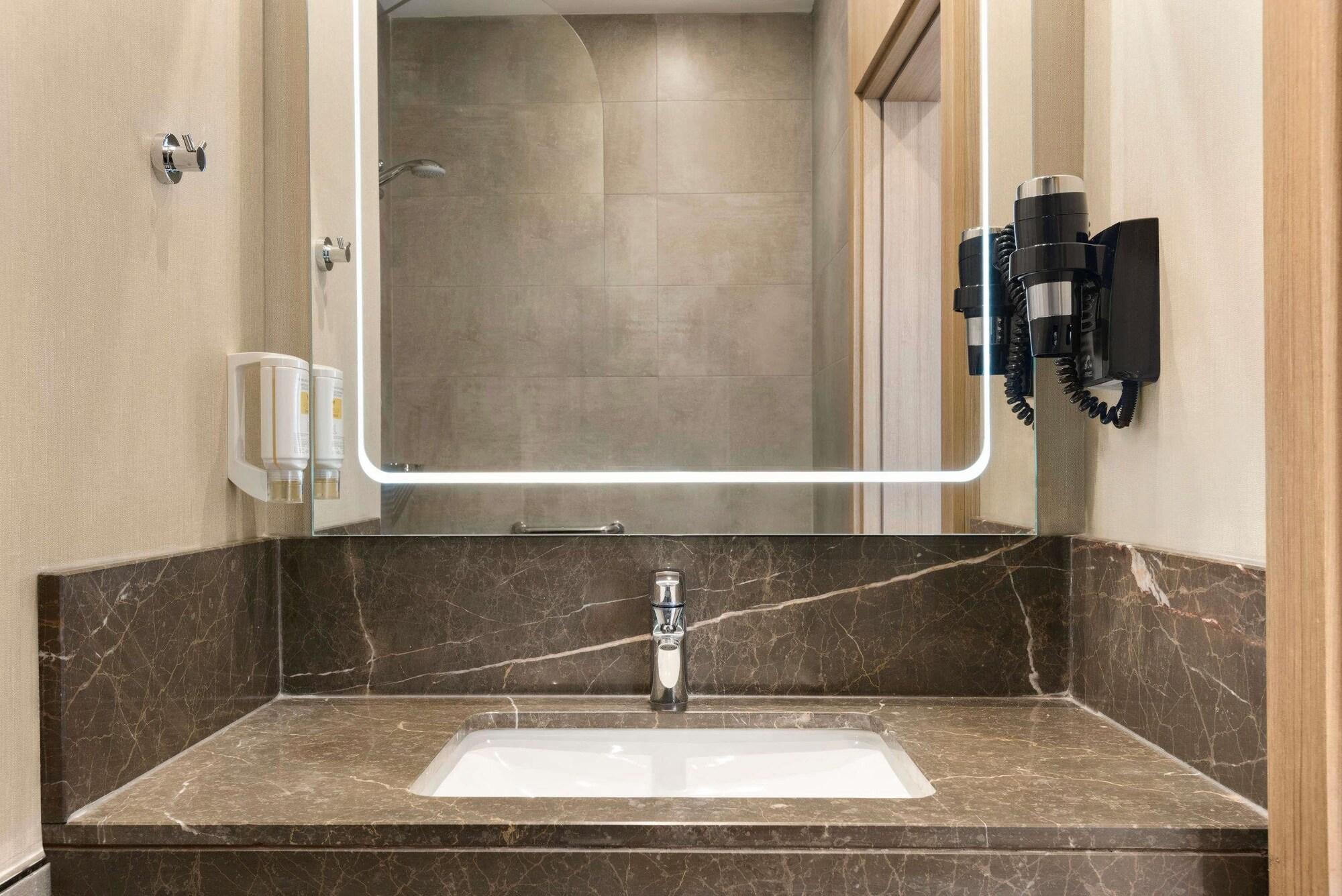 Ramada Encore Eskişehir Esterno foto